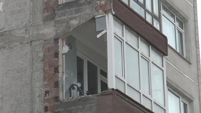 Avcılarda yıkılan binanın bitişiğindeki apartmanın balkon duvarının olmadığı ortaya çıktı