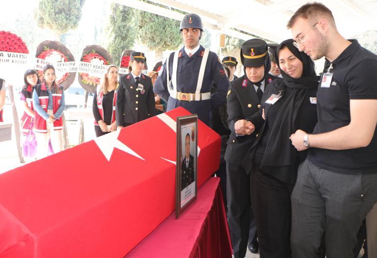 Kaza şehidi astsubay, Adana’da son yolculuğuna uğurlandı