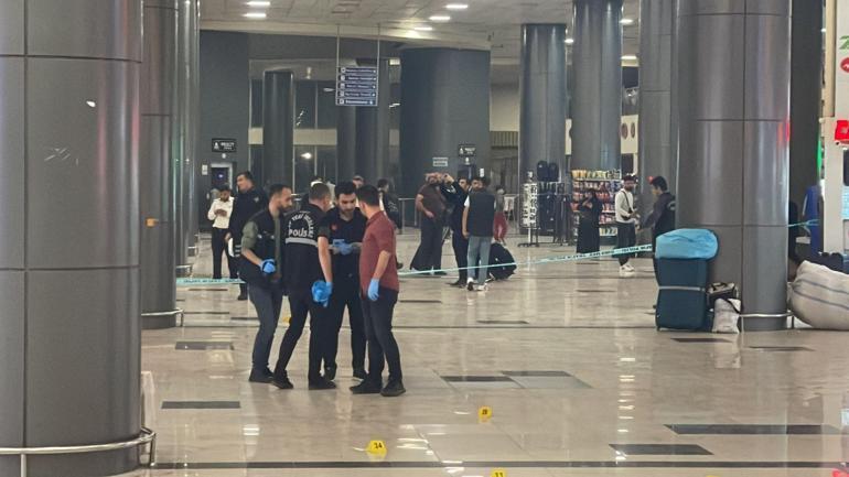Şanlıurfa Terminalinde husumetliler arasında silahlı kavga: 1 ölü, 2si polis 10 yaralı