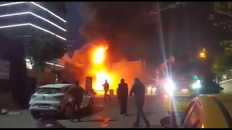 Ümraniye Dudullu Otogarında otobüs alev alev yandı