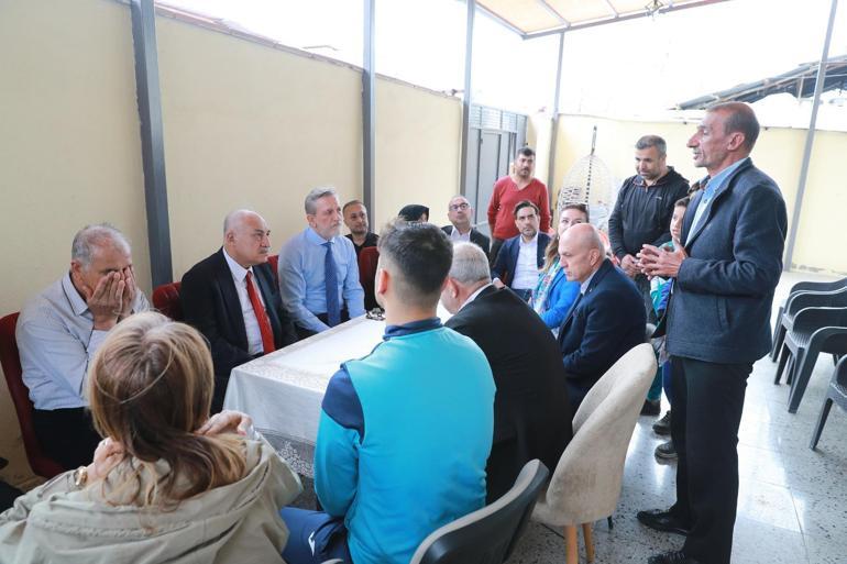 TFF Başkanı Büyükekşi, depremde yaşamını yitiren Adem Şahanın ailesini ziyaret etti