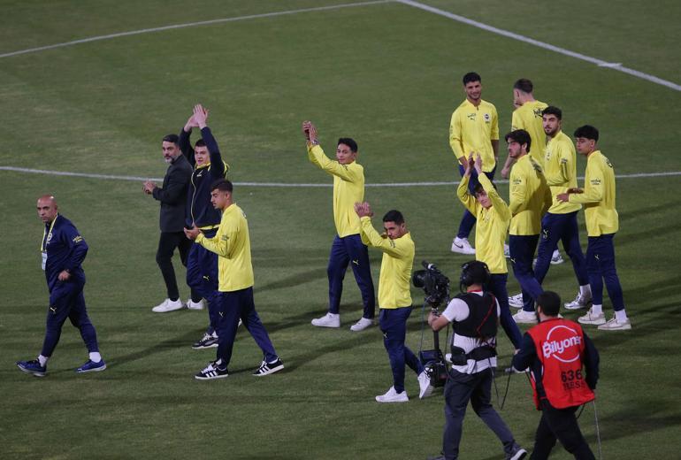 Fenerbahçe 2. dakikada sahadan çekildi