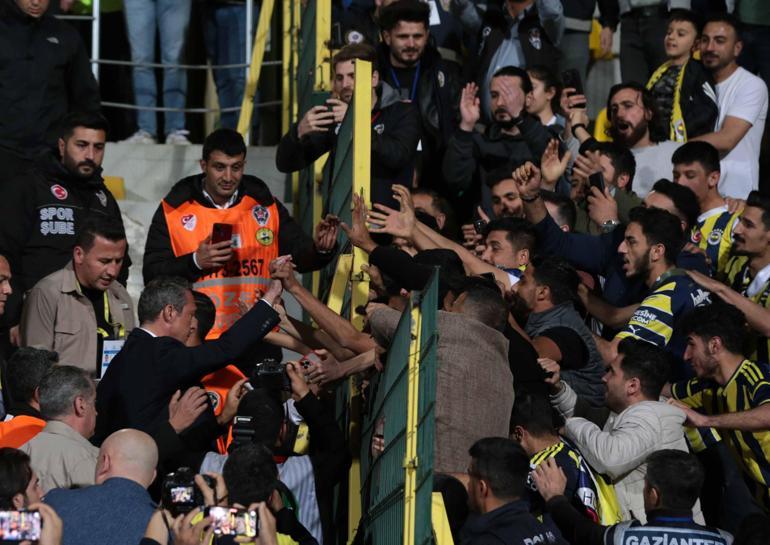 Fenerbahçe 2. dakikada sahadan çekildi