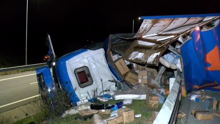 Beykoz Kuzey Marmara Otoyolunda TIR kargo kamyonuna çarptı: 2 yaralı