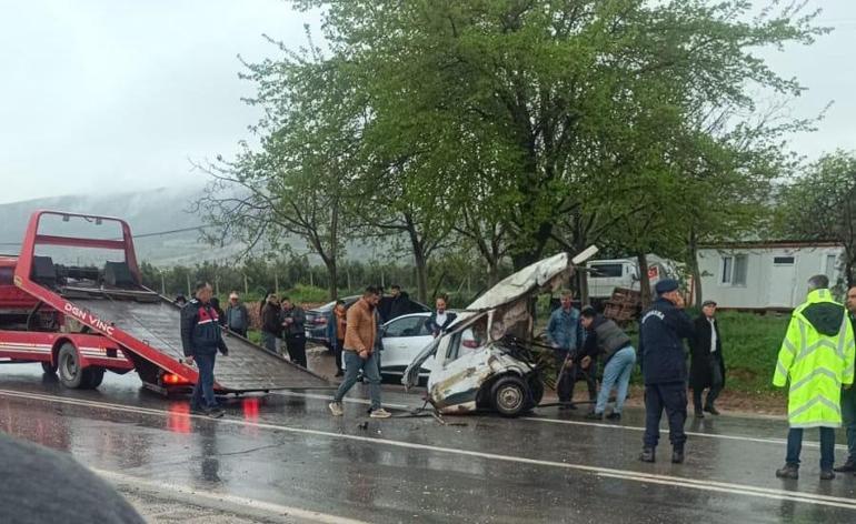 Gaziantepte kamyonet ile otomobil çarpıştı: 2 ölü, 5 yaralı