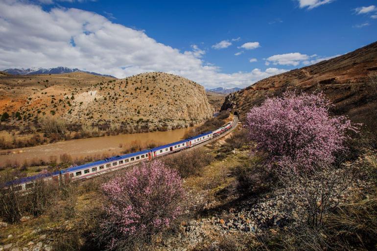 Ankara-Diyarbakır ve Ankara-Tatvan turistik trenleri sefere başlıyor
