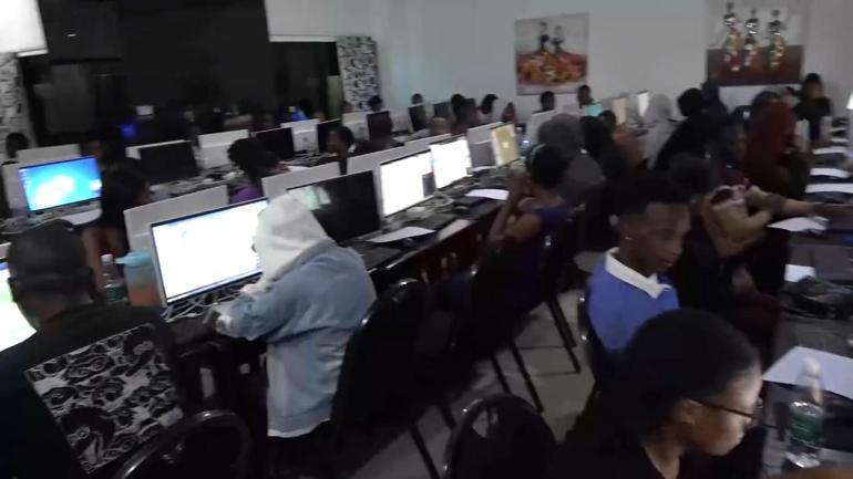 Zambiya’da internet dolandırıcılığı baskını: 77 gözaltı