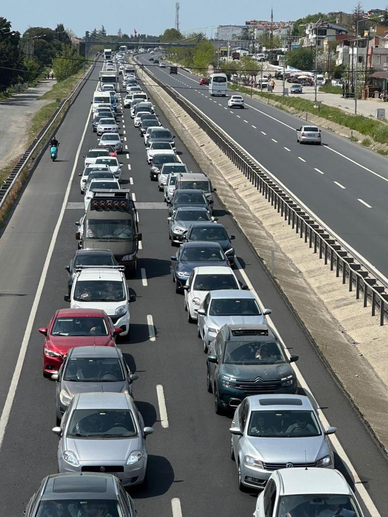 Tekirdağdan İstanbul yönüne trafik yoğunluğu