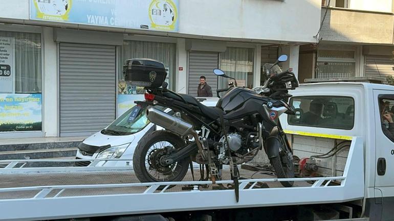 Avcılar’da kavga ihbarına giden motosikletli polis ekibi kaza yaptı: 1 polis yaralandı