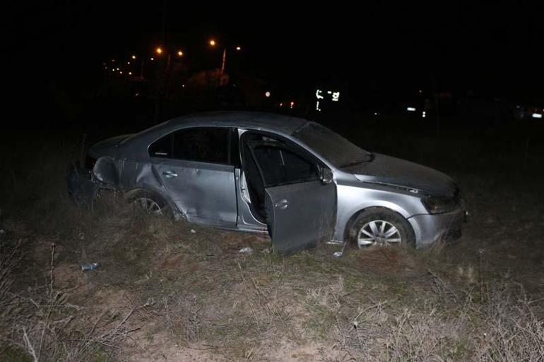 Nevşehirde çarpışan iki otomobilden biri tarlaya devrildi: 1 ölü, 1 yaralı