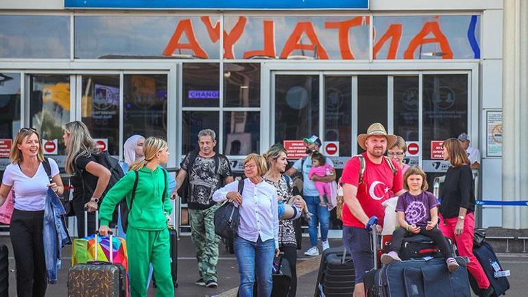 Antalya Havalimanında yolcu trafiği 3 milyonu aştı