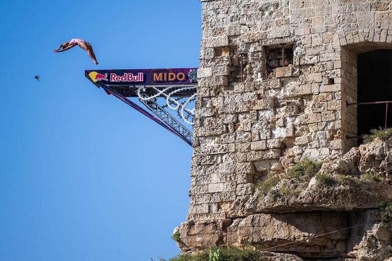 Red Bull Cliff Diving Dünya Serisinin yedinci etabı Antalyada düzenlenecek