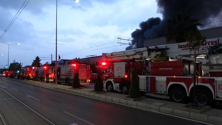 İzmirde plastik fabrikasında yangın