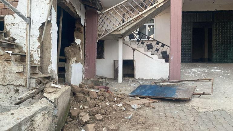 Tokatta şiddetli depremler; Birçok ev ve cami minareleri yıkıldı
