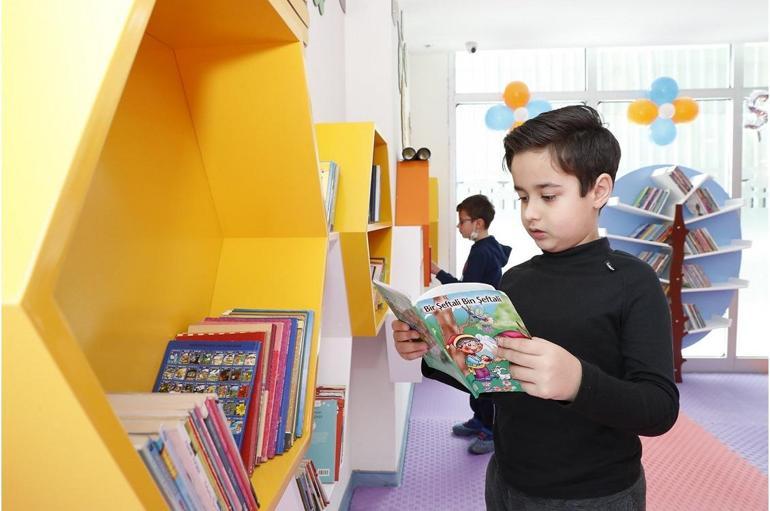 Sultangazide hem öğretici hem eğlenceli çocuk kütüphanesi