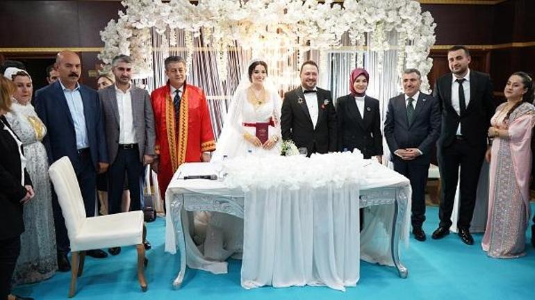 Bakan Göktaş, yetiştirme yurdunda büyüyen Siirt İl Müdürü Sidar’ın nikah şahidi oldu