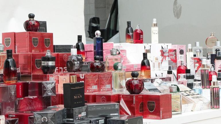 Arnavutköyde sahte parfüm operasyonu: 64 bin şişe ele geçirildi