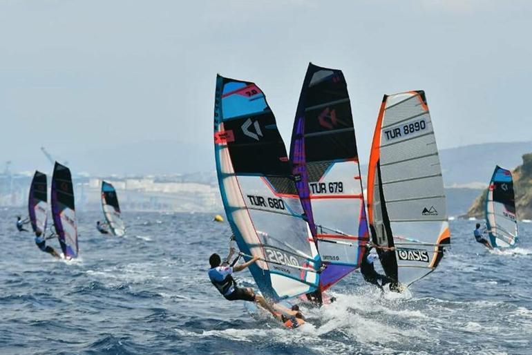 Windsurf Türkiye Şampiyonası Foçada başlayacak