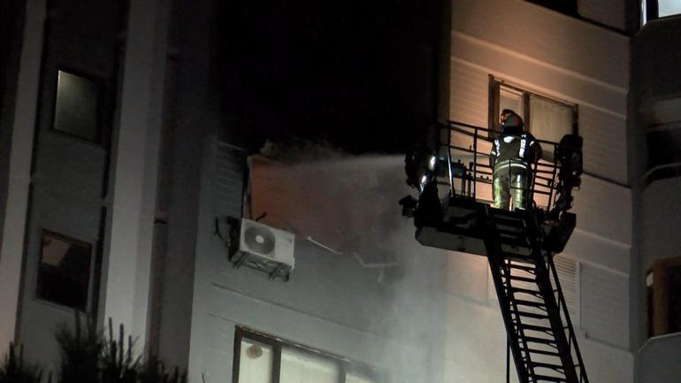 Bakırköyde 15 katlı binada yangın paniği; apartman sakinleri kendini sokağa attı