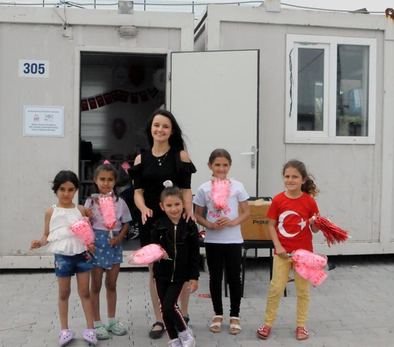 Marmara depremini yaşayan Pelin öğretmen, Hataylı öğrencilere umut oldu