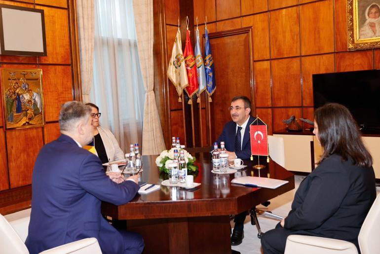 Cumhurbaşkanı Yardımcısı Yılmaz, Romanya Başbakanı Ciolacu ile görüştü