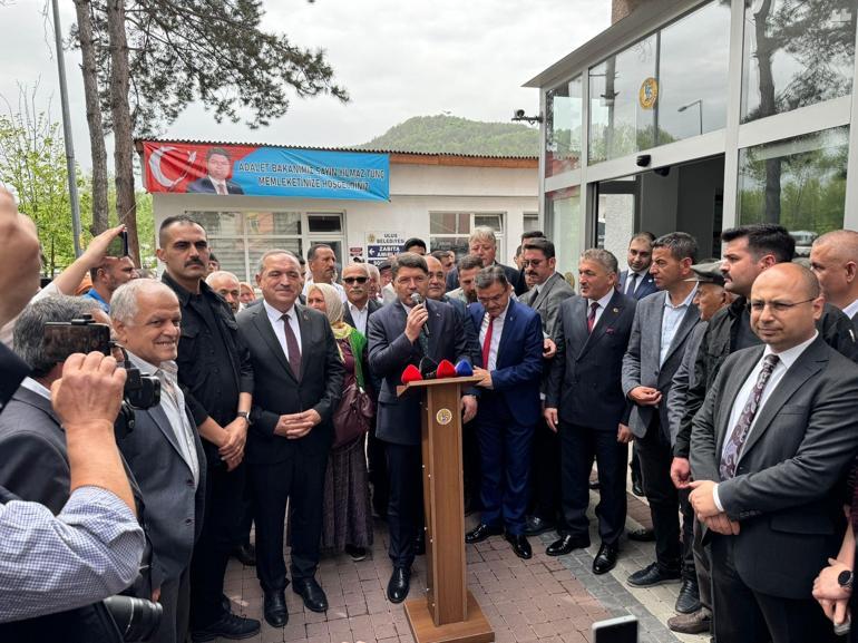 Bakan Tunç: Belediye başkanı kaynakları, millet düşmanlarına akıtırsa hukuk devleti devreye girer