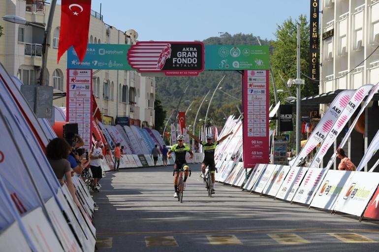 Bisiklet Tutkunları AKRA Gran Fondo Antalyada kıyasıya yarıştı