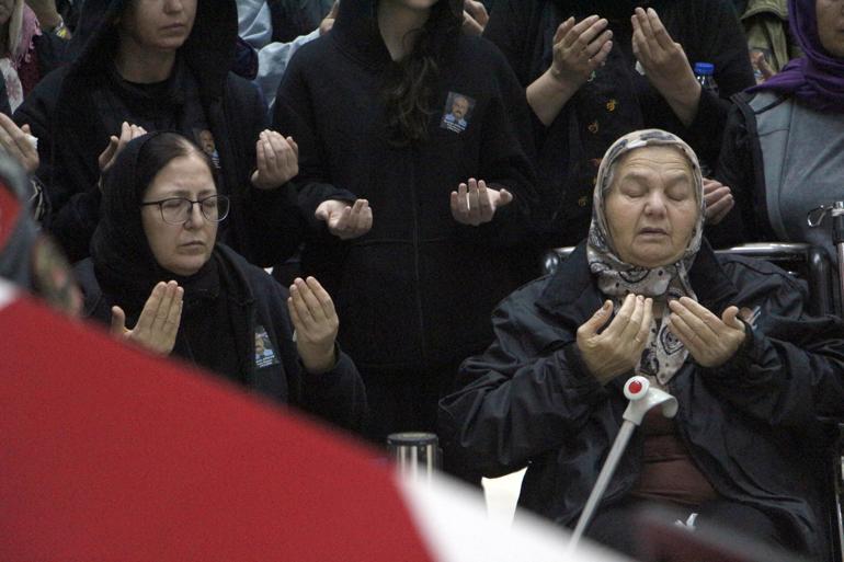 Edirnede yaşamını yitiren polis memuru, törenle son yolculuğuna uğurlandı