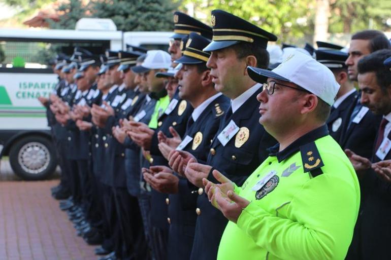 Otomobilin çarptığı trafik polisi şehit oldu, 4 kişi yaralandı