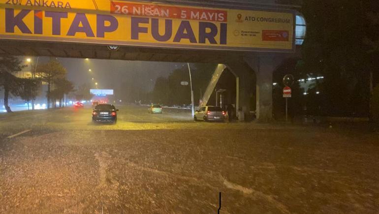 Ankarada sağanak etkili oldu; alt geçitler ve caddeler suyla doldu, sürücüler zor anlar yaşadı