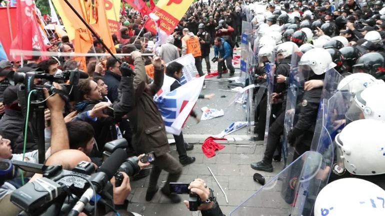 Saraçhaneden Taksime yürümek isteyenlere polis müdahalesinin ilk anları