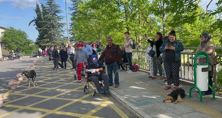 Trakya Üniversitesi Tıp Fakültesi Hastanesinin çatısında çıkan yangın kontrol altına alındı