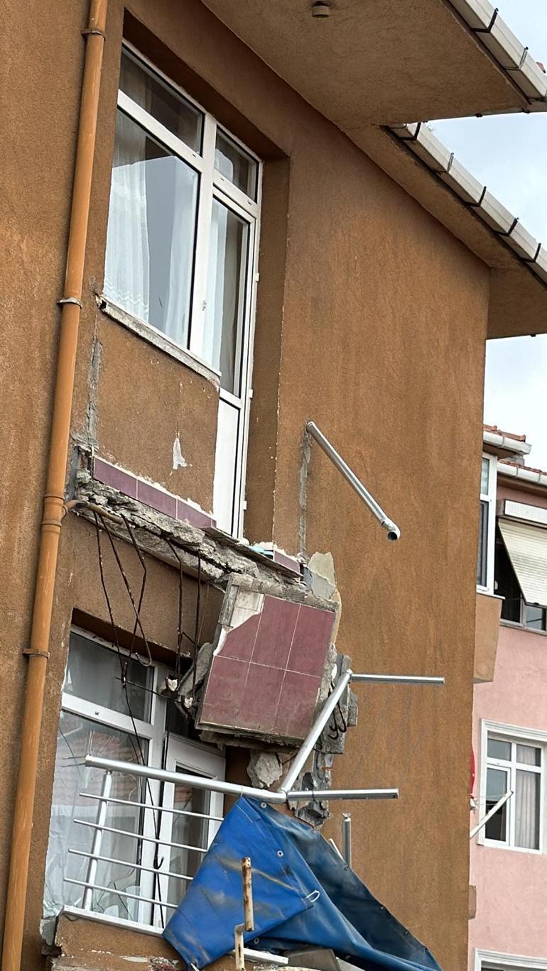 Avcılarda balkonu çöken bina tahliye edildi