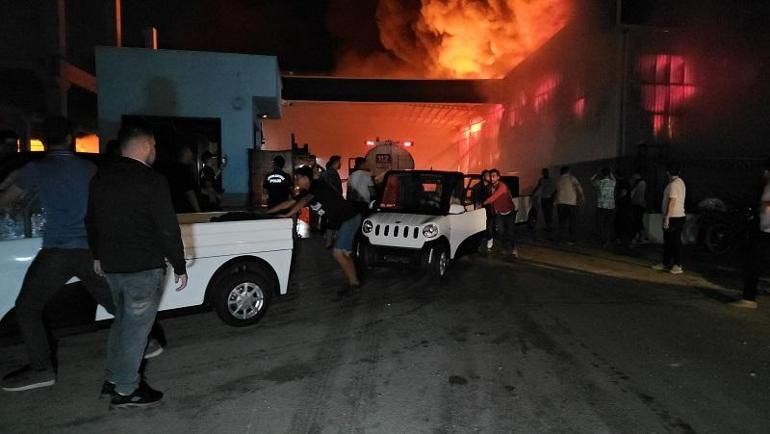 Adanada motosiklet fabrikasında yangın kontrol altına alındı