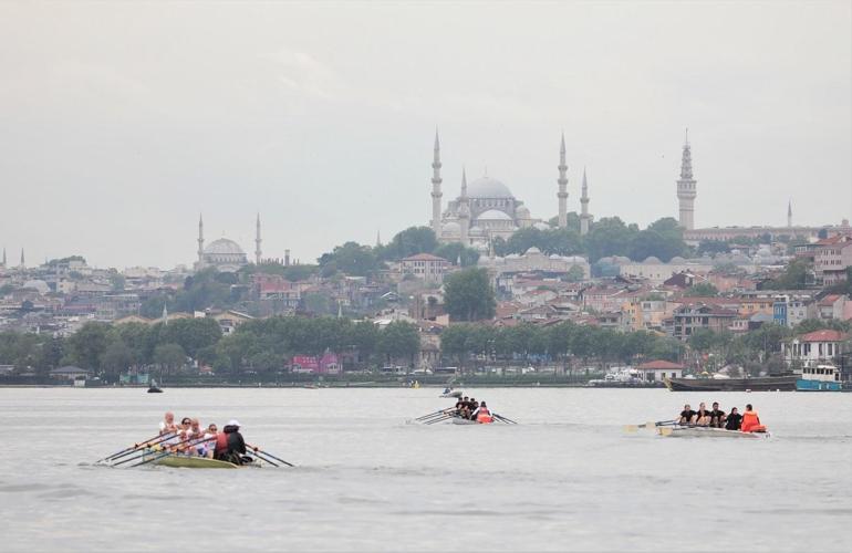 4üncü Uluslararası Haliç Kürek Yarışları’nda ilk gün geride kaldı