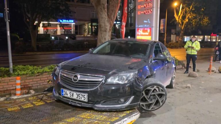 Kadıköyde motosiklete çarpan otomobil akaryakıt istasyonuna girdi:1 yaralı