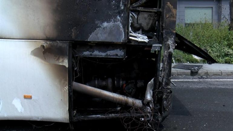 Sakaryadan Edirneye giden tur otobüsü Başakşehirde alev alev yandı