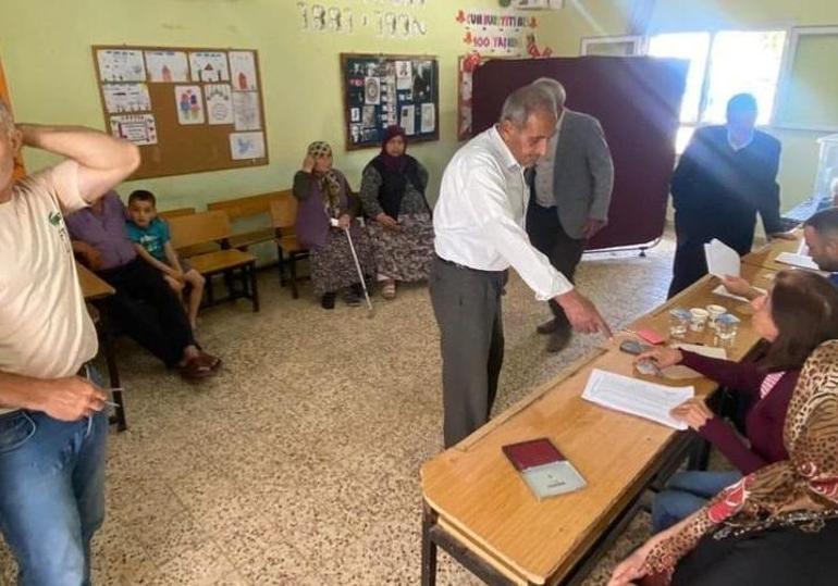 Hatay’da Uzunkavak Mahallesi referandum ile ilçe değiştirdi; Reyhanlıdan Kumluya geçti