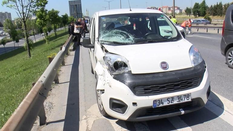 Esenlerde 5 aracın karıştığı zincirleme kaza: Trafik durma noktasına geldi