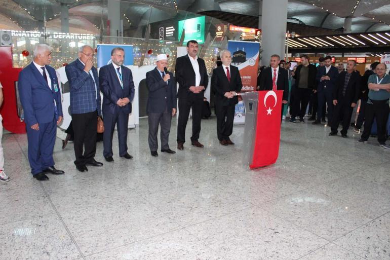 İstanbul Havalimanında hacı adayları için uğurlama töreni