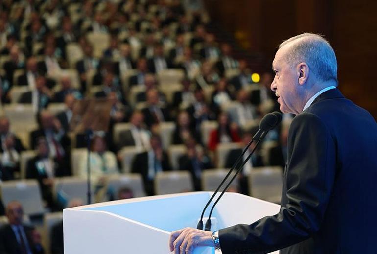 Cumhurbaşkanı Erdoğan: Davaları siyasallaştırmak adalet duygusuna gölge düşürecektir
