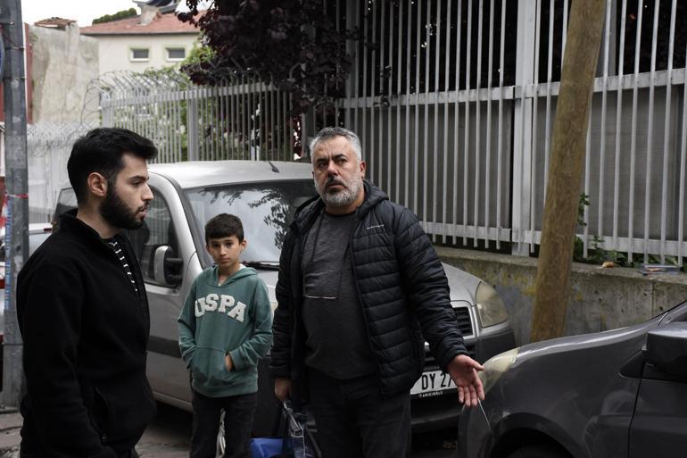 Beyoğlu’nda kaldırımda park halindeki 11 aracın lastiği bıçakla patlatıldı