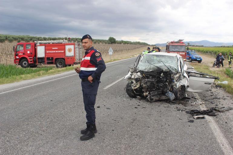 Manisada iki otomobil çarpıştı; TUTSO Başkanı ve 2 kişi yaralandı