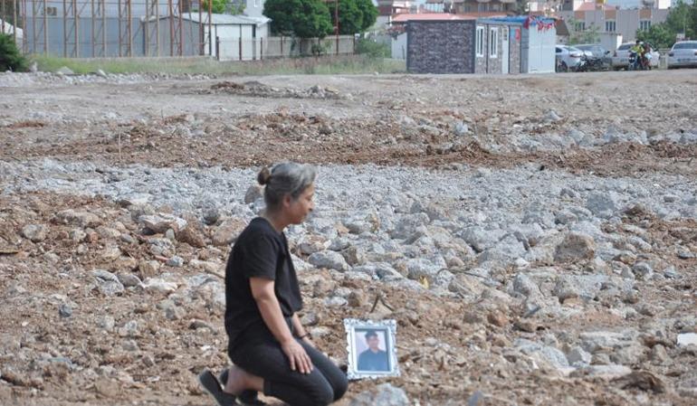 Depremde oğlunu kaybeden anne: Elimi üç kez öperdi, artık Anneler Gününü kutlamak istemiyorum