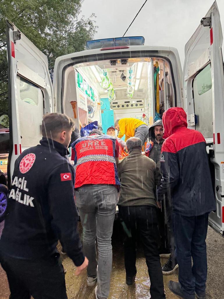 Mantar toplarken ayağından sakatlanan 2 kişiyi AFAD kurtardı