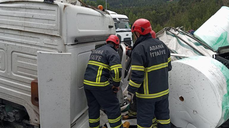 TIRın içinde bulunduğu otomobile çarptığı anı kaydetti; durumu ağır