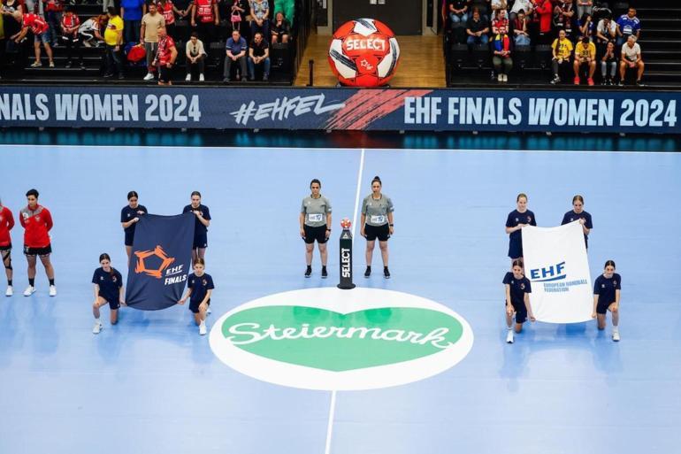 Pınar Ünlü Hatipoğlu ve Mehtap Şimşek, EHF Avrupa Ligi final maçını yönetti