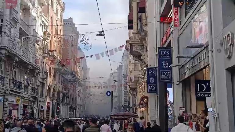 İstiklal Caddesinde mağazada yangını
