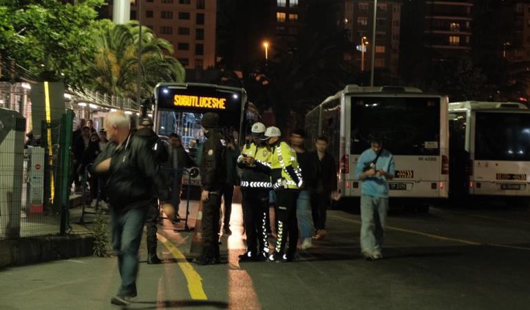 Kadıköyde Baharın firari cinayet şüphelisi polisle yaşadığı arbede sırasında kendi silahı ile vurularak öldü; polis memuru yaralandı