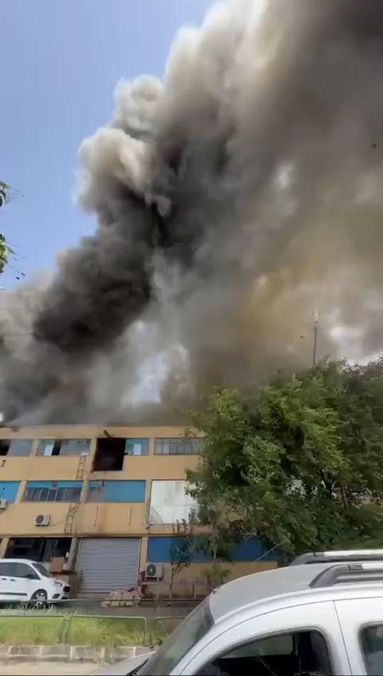 İSTEKS Sanayi Sitesinde medikal malzeme üretimi yapan fabrikada yangın